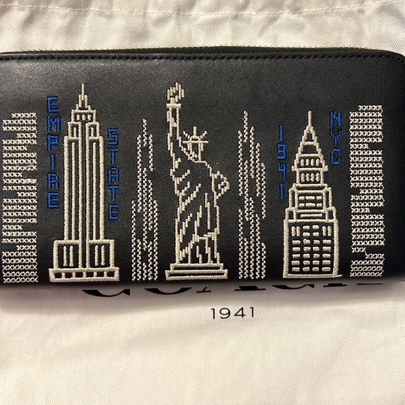 Coach Accordion Zip Wallet With Stardust City Skyline Embroidery - Picture 3 of 5